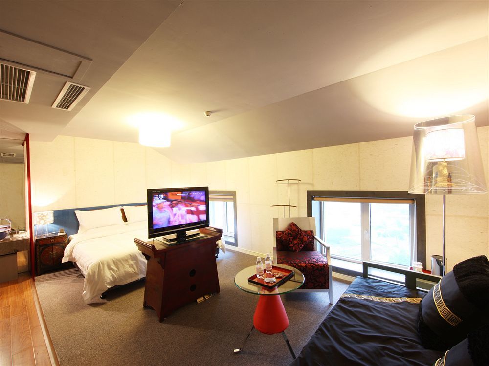 China Community Art Habitat Hotel Циндао Екстериор снимка